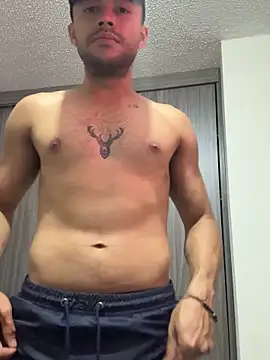 Snapshot of Naim__ chatting on November 12, 2025, 3:18 am Naim online show from November 12, 2025, 3:18 am