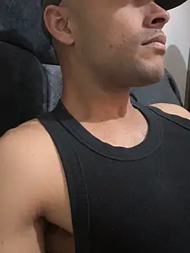 Snapshot of Naim__ chatting on November 16, 2025, 3:56 am Naim online show from November 16, 2025, 3:56 am