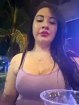 lady cristal online show from November 9, 2025, 6:33 am