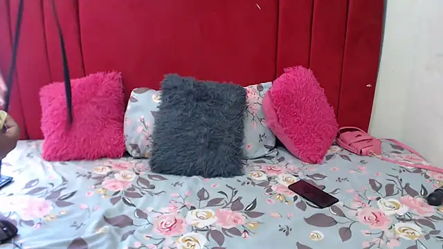 Snapshot of HipsDontLieX95 chatting on February 8, 2026, 9:34 am HipsDontLieX95 online show from February 8, 2026, 9:34 am