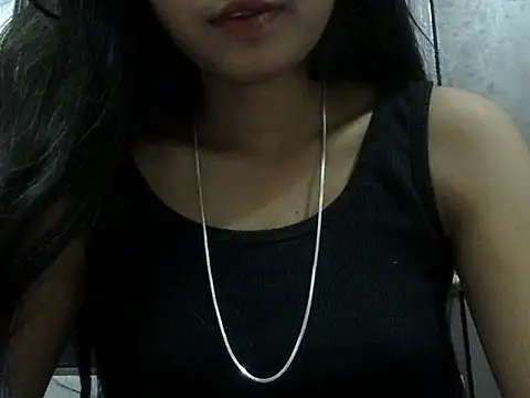 SEXY PRIYA83 online show from April 8, 2026, 4:07 pm