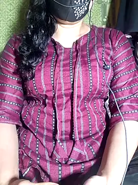 Snapshot of HotGirl23231 chatting on May 3, 2026, 6:14 pm HotGirl23231 online show from May 3, 2026, 6:14 pm