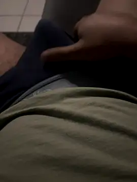 Snapshot of Chiludove chatting on December 15, 2025, 12:04 am Chiludove online show from December 15, 2025, 12:04 am