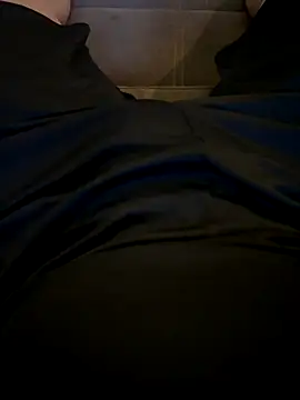 Snapshot of Chiludove chatting on January 6, 2026, 12:25 am Chiludove online show from January 6, 2026, 12:25 am