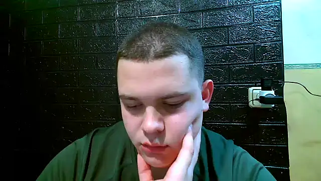 Snapshot of CuteButNaughty_ chatting on November 27, 2025, 5:04 pm CuteButNaughty online show from November 27, 2025, 5:04 pm