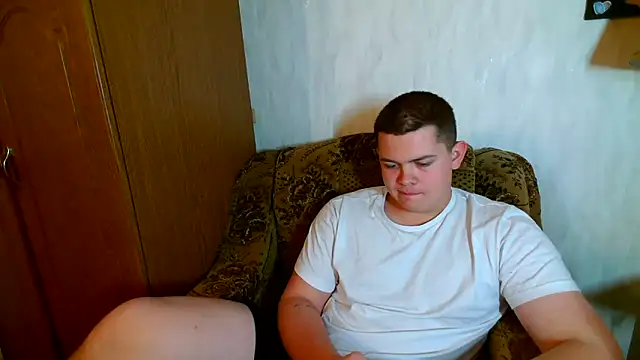 Snapshot of CuteButNaughty_ chatting on December 2, 2025, 6:14 pm CuteButNaughty online show from December 2, 2025, 6:14 pm