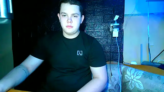 Snapshot of CuteButNaughty_ chatting on January 6, 2026, 9:29 pm CuteButNaughty online show from January 6, 2026, 9:29 pm