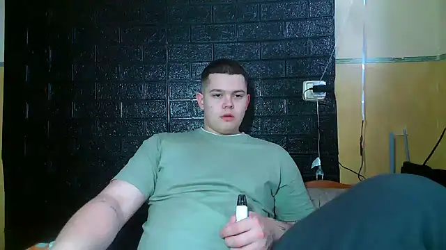 Snapshot of CuteButNaughty_ chatting on February 13, 2026, 2:24 pm CuteButNaughty online show from February 13, 2026, 2:24 pm