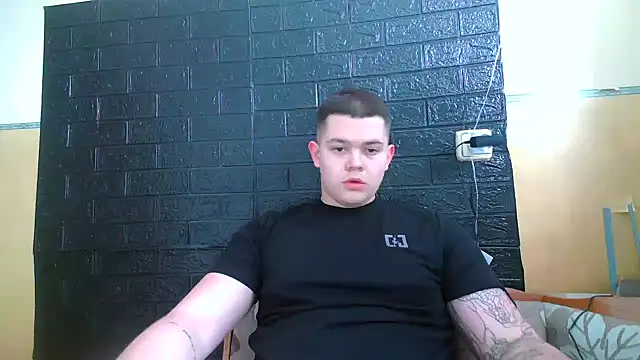 Snapshot of CuteButNaughty_ chatting on February 15, 2026, 12:58 pm CuteButNaughty online show from February 15, 2026, 12:58 pm