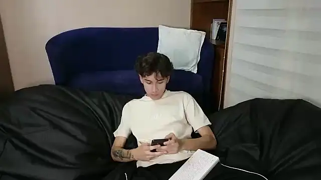 Derekswan online show from November 11, 2025, 2:00 am