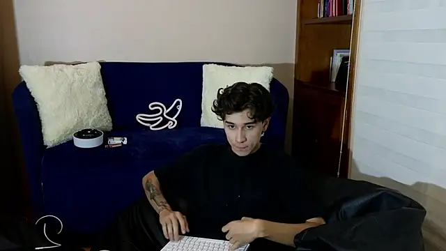 Derekswan online show from November 25, 2025, 12:32 am