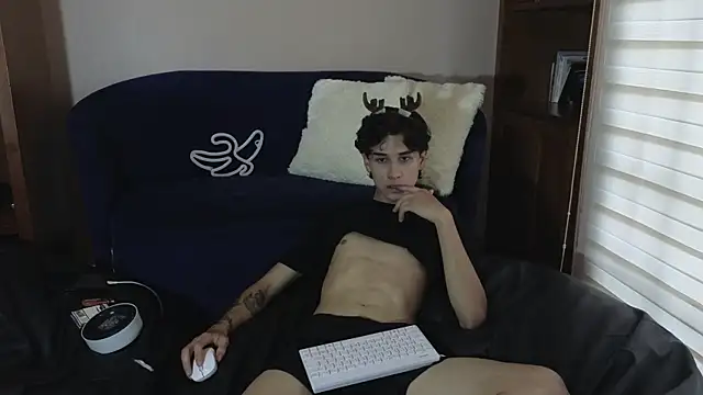 Derekswan online show from December 2, 2025, 9:43 pm