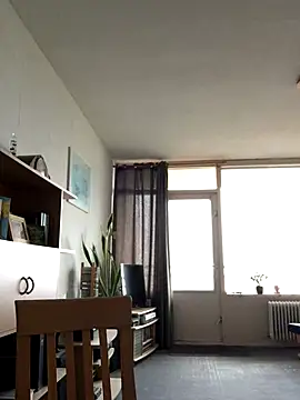 simone xdressing online show from November 8, 2025, 2:17 pm