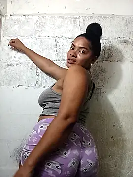 Snapshot of Khatiu chatting on November 10, 2025, 12:53 am Khatiu online show from November 10, 2025, 12:53 am