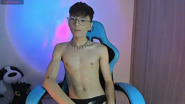 Snapshot of RYO_BLEU_ chatting on February 5, 2026, 3:22 am RYO BLEU online show from February 5, 2026, 3:22 am