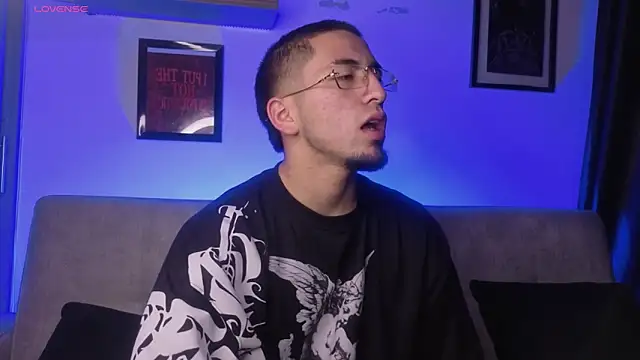 AresMassimoX online show from February 10, 2026, 6:01 pm