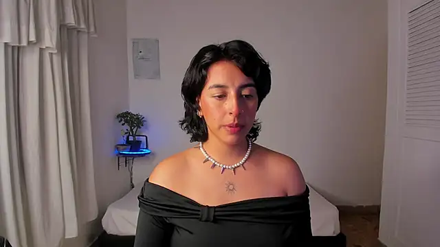 VictoriaAmelie online show from November 22, 2025, 1:59 am