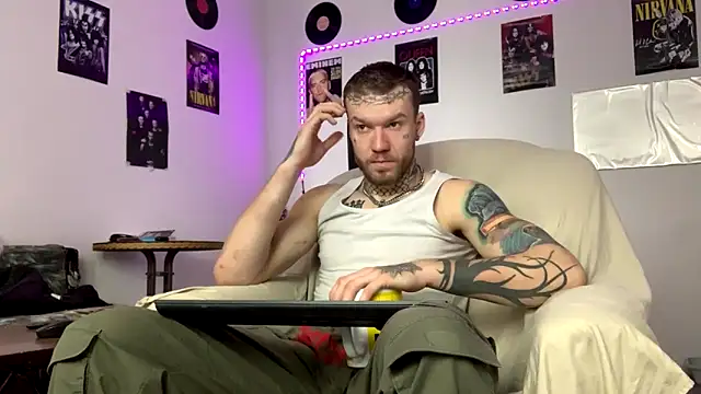 Huntall77 online show from March 1, 2026, 5:20 am