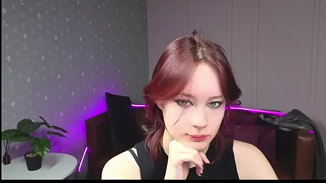 Annie Way online show from December 19, 2025, 8:21 am