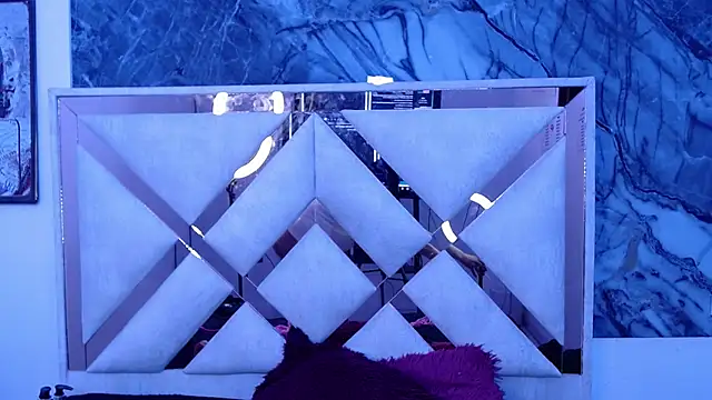 tael novacs online show from December 2, 2025, 3:56 am