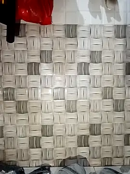 thuy-kieu online show from February 3, 2026, 9:42 pm