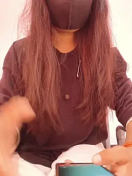 Iamyourdarling online show from November 21, 2025, 5:39 am