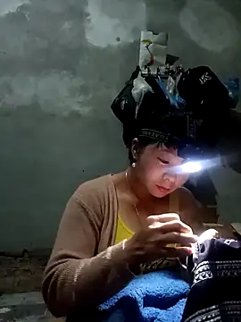 vangkt-cute online show from December 4, 2025, 6:49 pm