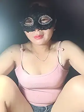 vangkt-cute online show from June 26, 2026, 9:19 pm