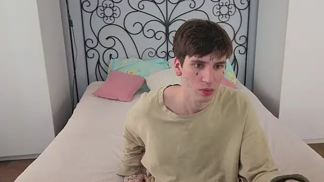 Danny loves Mary online show from April 16, 2026, 4:02 am