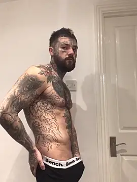 magicmichaell online show from November 28, 2025, 2:20 pm