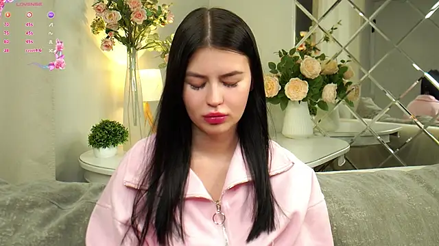 CoreenYorton online show from February 5, 2026, 1:21 am