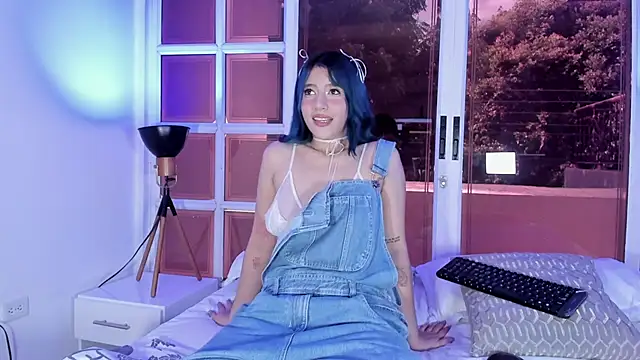 ReiAyanamy online show from November 25, 2025, 8:20 pm