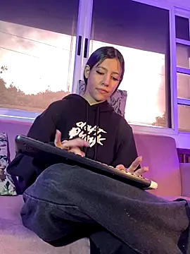 ReiAyanamy online show from December 19, 2025, 7:43 pm