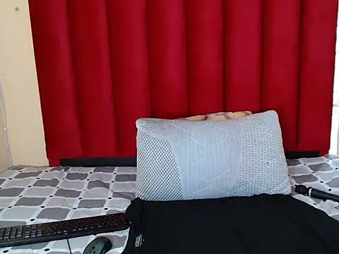 Snapshot of ChoklitBerry chatting on November 16, 2025, 2:33 pm ChoklitBerry online show from November 16, 2025, 2:33 pm