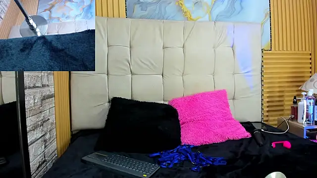 Snapshot of meliangels303av chatting on March 19, 2026, 2:26 am meliangels303av online show from March 19, 2026, 2:26 am