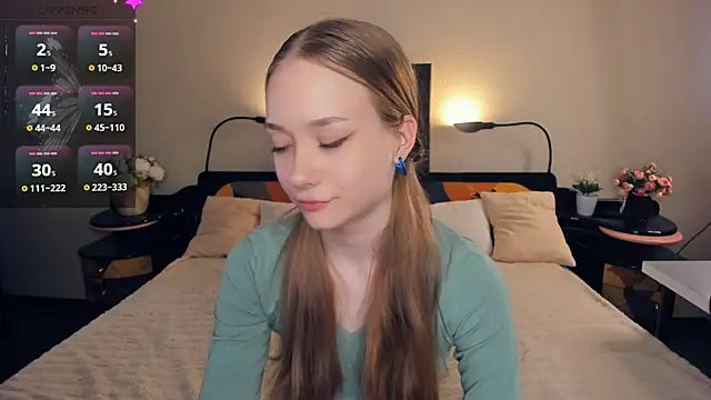 Snapshot of AdalineSheetz chatting on April 5, 2026, 8:39 pm AdalineSheetz online show from April 5, 2026, 8:39 pm