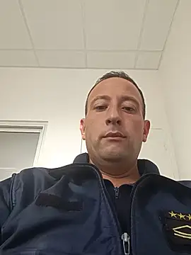 Snapshot of poli_191 chatting on May 15, 2026, 7:32 pm poli 191 online show from May 15, 2026, 7:32 pm