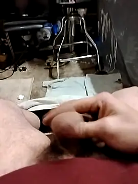 Snapshot of simplybored1 chatting on February 20, 2026, 3:56 pm simplybored1 online show from February 20, 2026, 3:56 pm