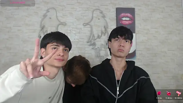 Snapshot of axel_milo_kairo_and_noa chatting on November 19, 2025, 3:28 am axel milo kairo and noa online show from November 19, 2025, 3:28 am