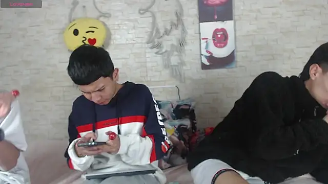 Snapshot of axel_milo_kairo_and_noa chatting on November 25, 2025, 12:32 am axel milo kairo and noa online show from November 25, 2025, 12:32 am