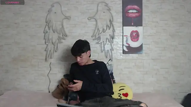 Snapshot of axel_milo_kairo_and_noa chatting on December 18, 2025, 1:06 pm axel milo kairo and noa online show from December 18, 2025, 1:06 pm