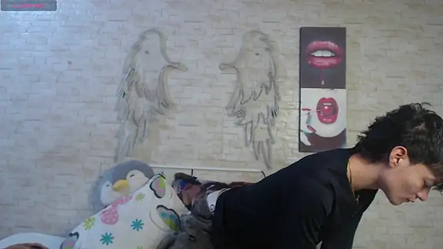 axel milo kairo and noa online show from January 17, 2026, 2:11 pm