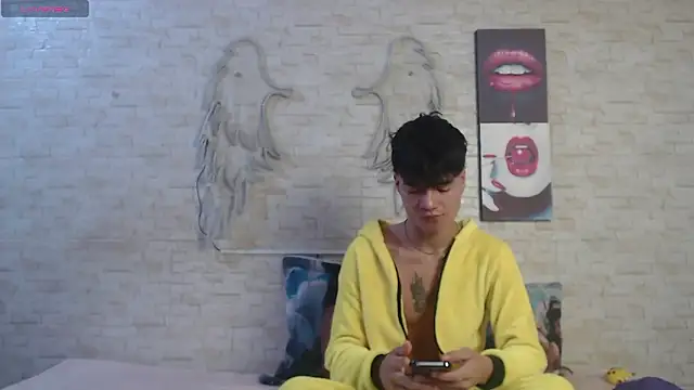 axel milo kairo and noa online show from February 2, 2026, 3:11 pm