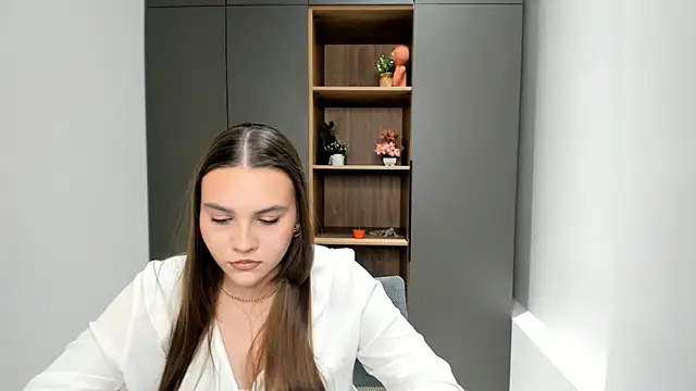 ElwandaMcilvain online show from November 11, 2025, 7:41 am