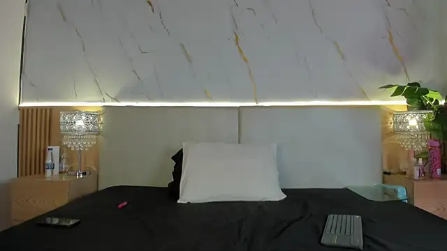 april grey11 online show from December 16, 2025, 7:52 pm