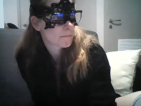 MelleEloa online show from February 8, 2026, 8:45 pm