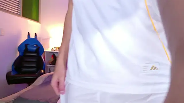 estebanperez 26 online show from March 4, 2026, 10:43 am