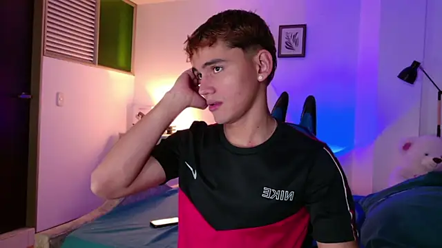 estebanperez 26 online show from March 20, 2026, 10:31 am