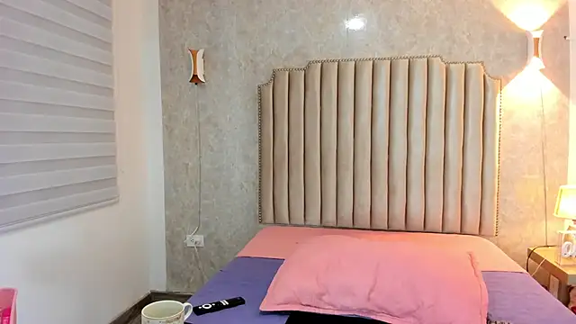 Snapshot of ArissDeLuna chatting on February 15, 2026, 7:54 pm ArissDeLuna online show from February 15, 2026, 7:54 pm