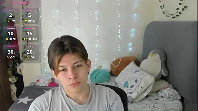 Felix kitty online show from November 26, 2025, 7:37 pm